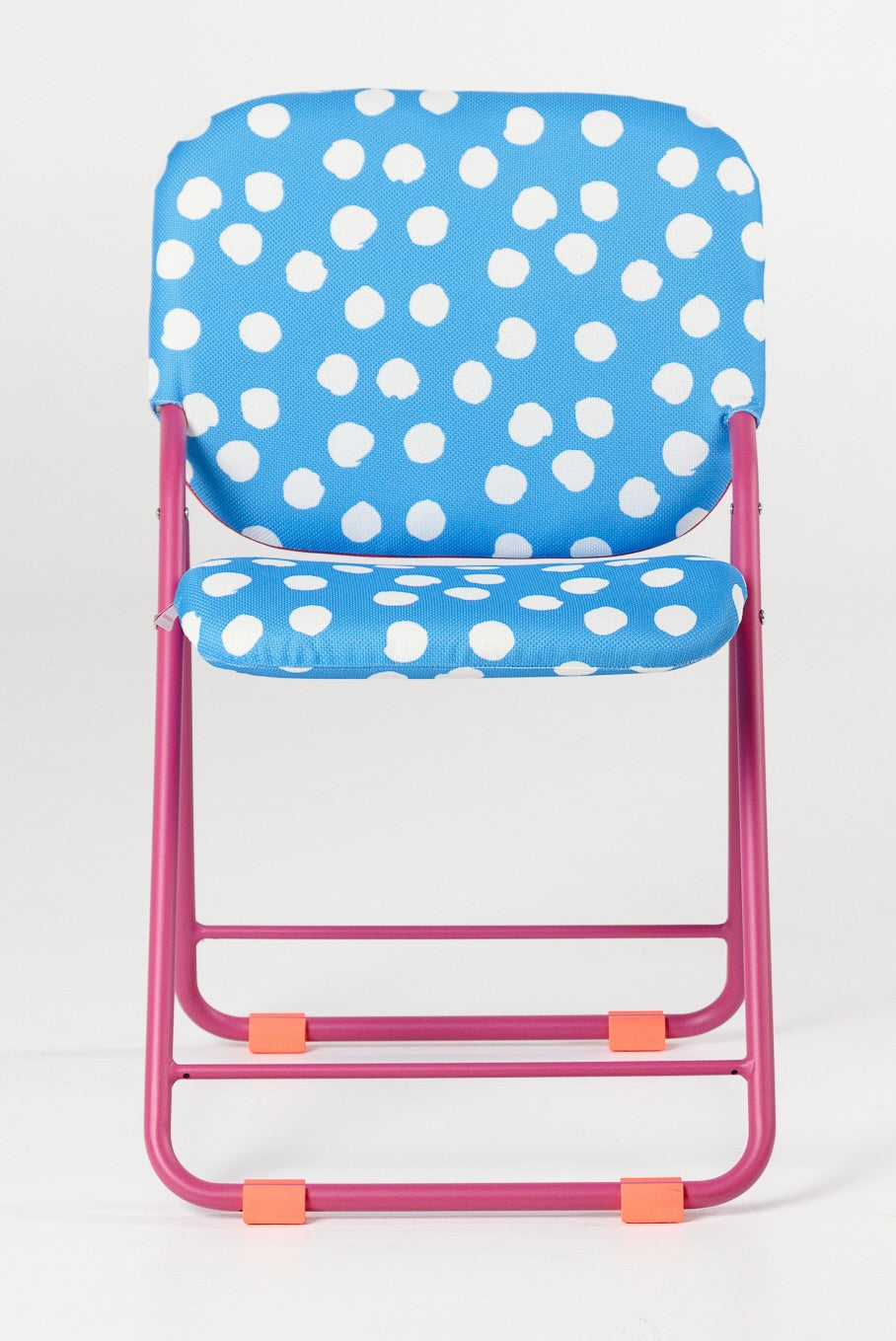 Folding chair for indoors and outdoors 